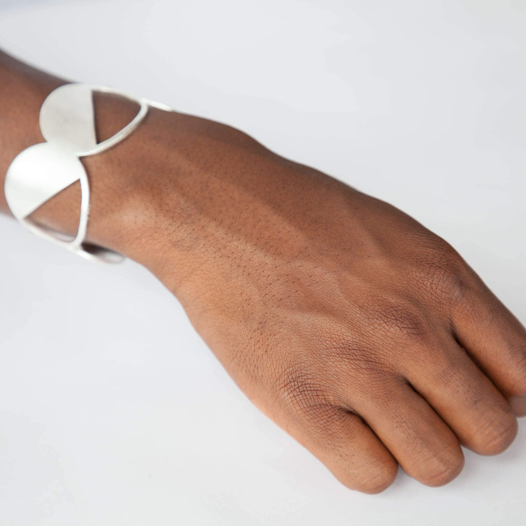 D 430 - Binary Circles Bracelet