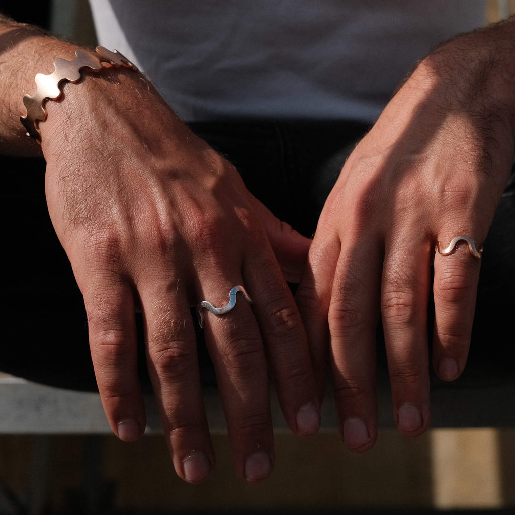 H 275 - Endless Waves Ring